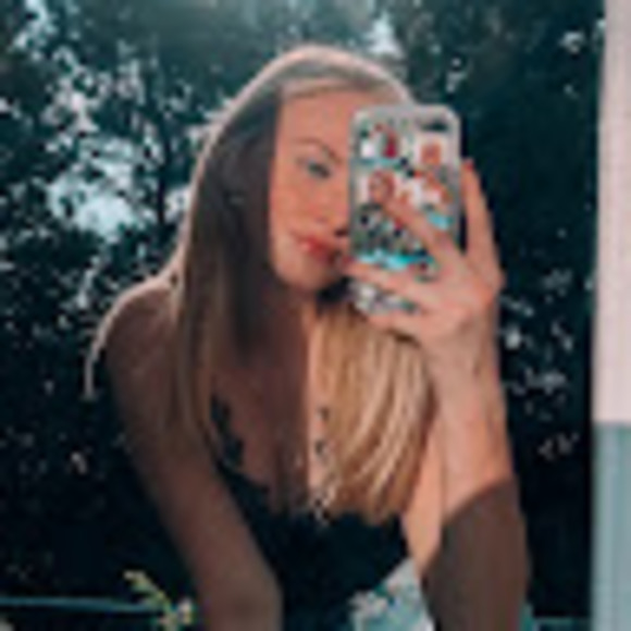 Meet your Posher, Lauren - Picture 1 of 1